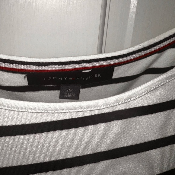 Tommy Hilfiger off the shoulder top - Picture 4 of 4